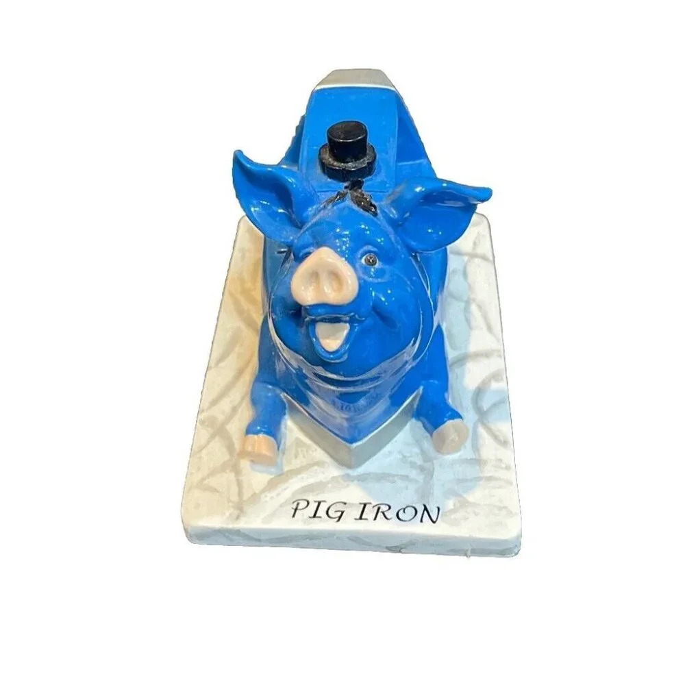Pig Iron Invasion Collectible Figurine Farm Anthropomorphic Decor 2001‎